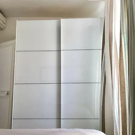 Apartament Vieille Ville / Port: 2 Pieces Agreable & Spacieux Antibes