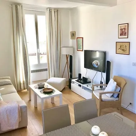 Vieille Ville / Port: 2 Pieces Agreable & Spacieux Apartament